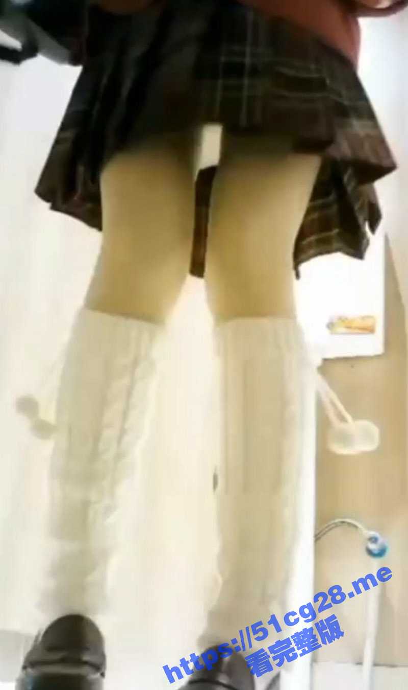 超有气质小姐姐如厕现场 边尿边笑 尿完也不擦 上下抖动屁股把尿液甩干就提上裤子走人 - 51吃瓜网-51吃瓜网