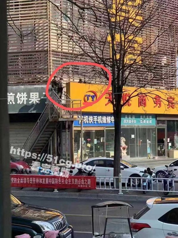 重磅大瓜！现场直击山东泰安中国银行抢劫案 场面堪比史诗大片！-51吃瓜网