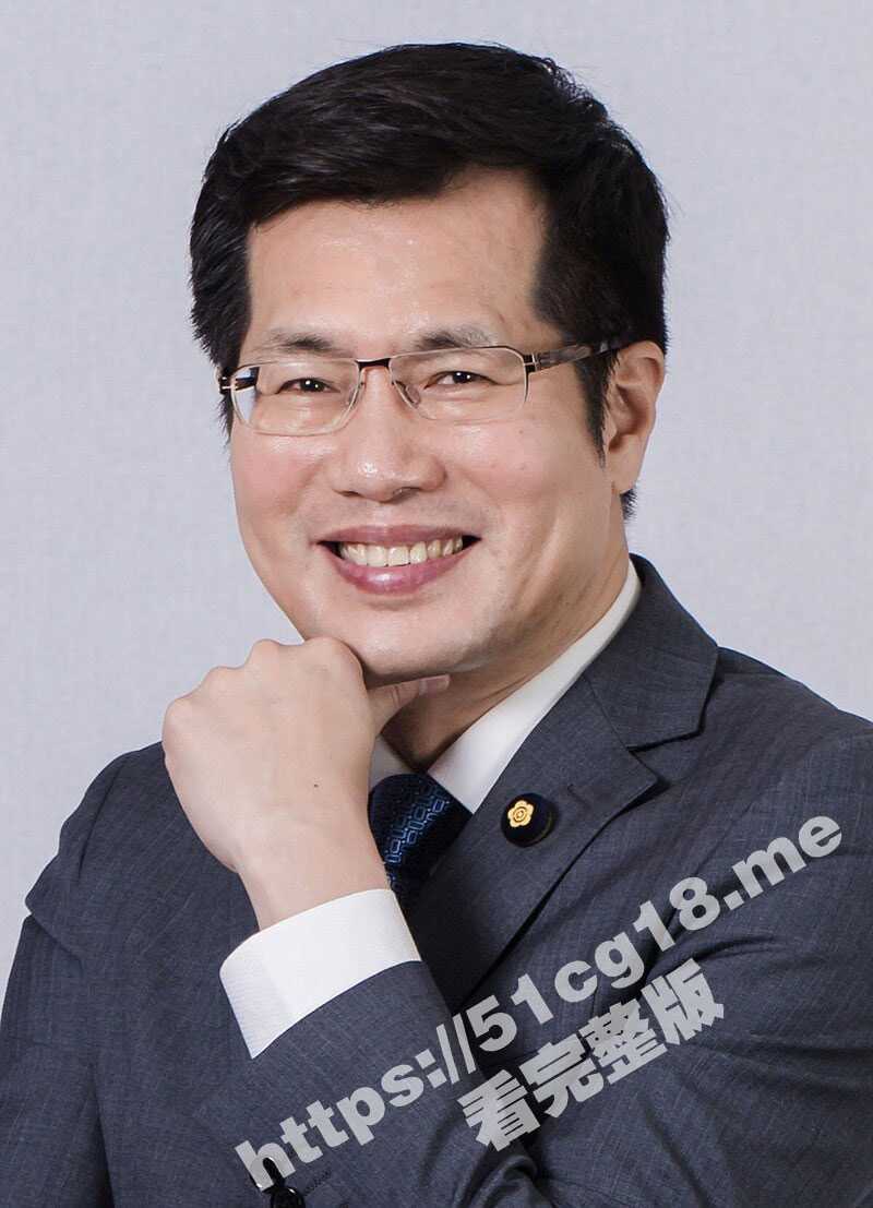 台湾政坛大瓜 绿营立委罗致政与助理性爱视频流出被疯传！出事后竟甩锅境外网军 15分04秒露脸性爱视频曝光 - 51吃瓜网-51吃瓜网
