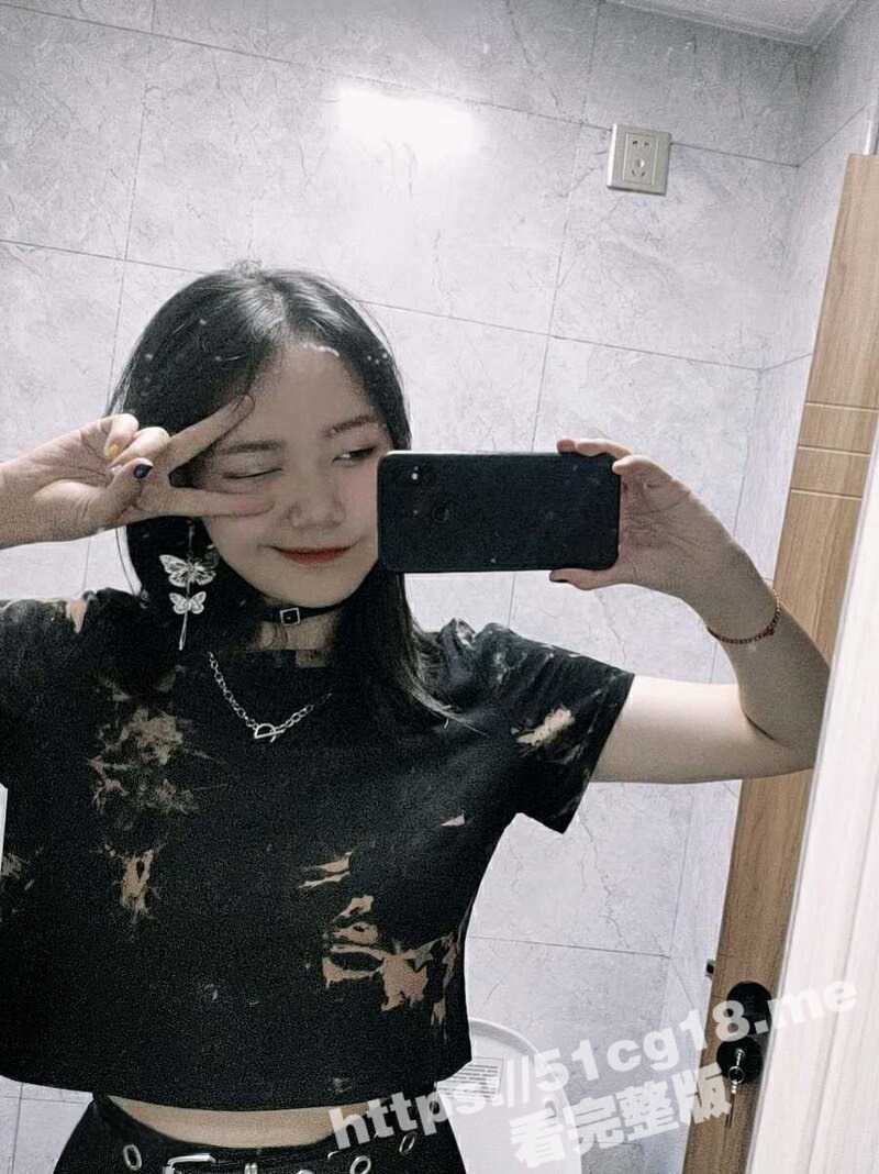 高颜值黑暗萝莉 极品反差婊 被主人网调 网络母狗与主人视频互相自慰 骚妹子全裸诱惑！ - 51吃瓜网-51吃瓜网