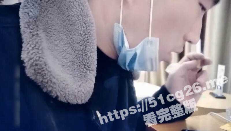 探花翻车系列 最新直播被鸡头找上门 打断手被带走实录 直播有风险 探花需谨慎 - 51吃瓜网-51吃瓜网