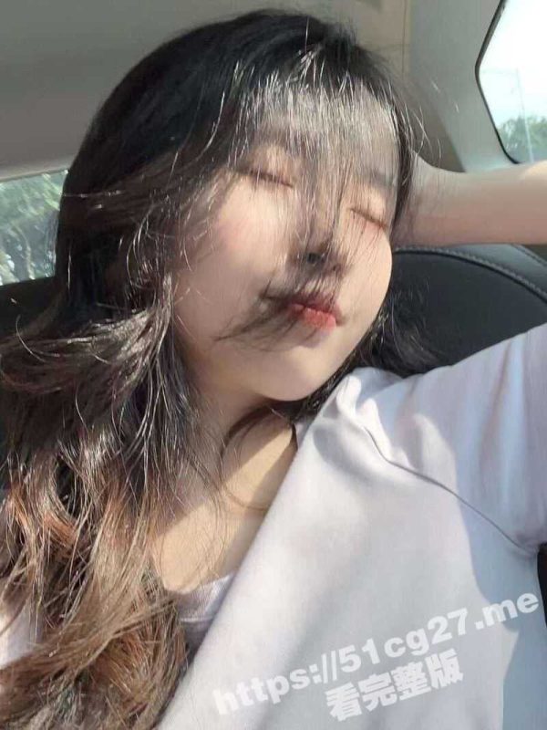 广州某公司 高颜值商务部经理 为了增长业绩赚钱 被客户灌醉后 带到酒店潜规则-51吃瓜网