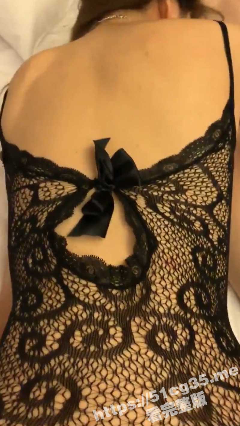 绿帽癖老公 把老婆带到酒店 吃饱喝足以后 自然而然的和网约的单男开始了性交 - 51吃瓜网-51吃瓜网