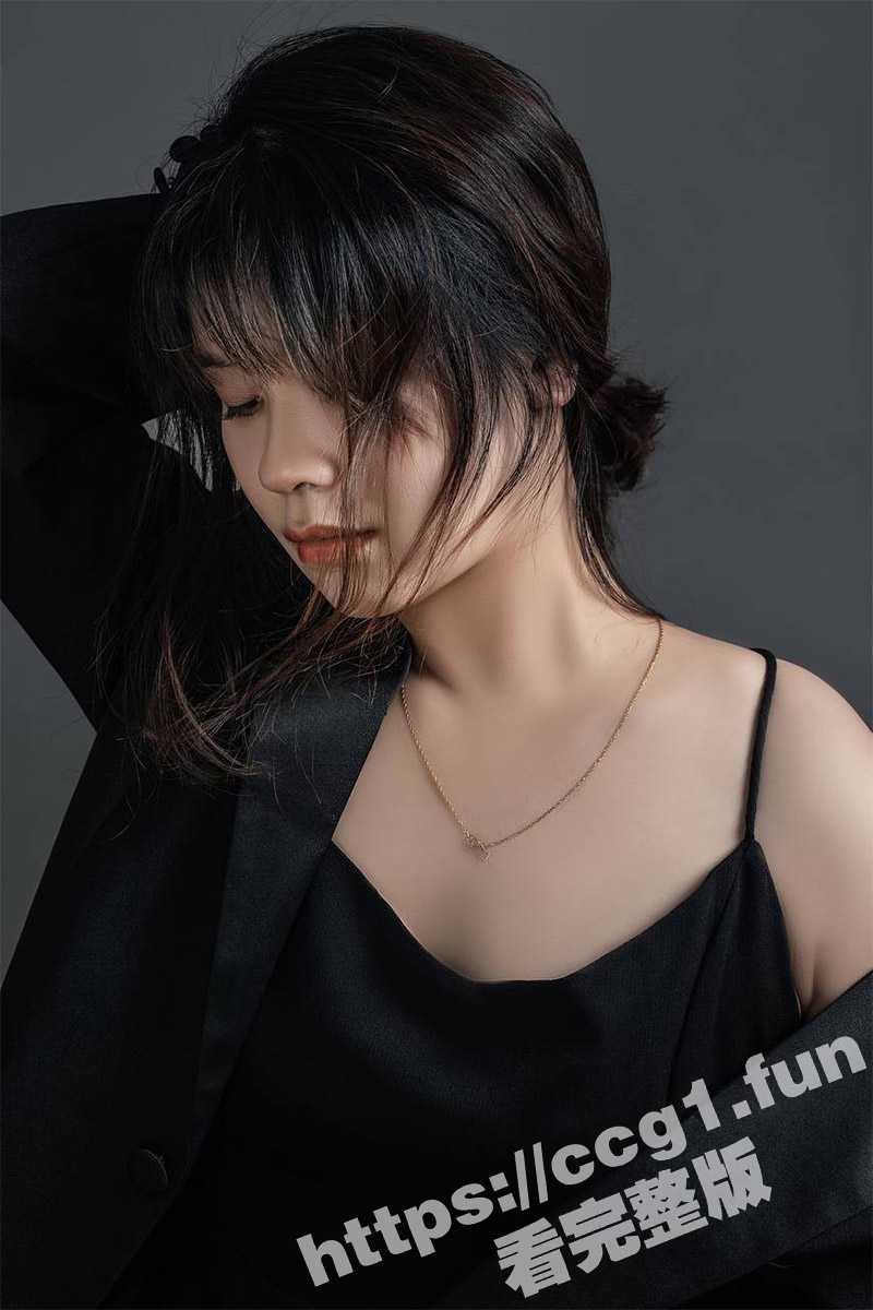 前同事介绍认识的 贵州二婚母狗李颖 逆天长腿身材极品做爱成瘾 玩过的都说好！ - 51吃瓜网-51吃瓜网