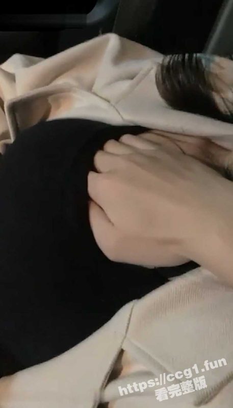 垂涎已久的女同事 饭局乘机灌醉 从车上就开摸 开房玩弄爆操 可惜喝的太多犹如死猪-51吃瓜网