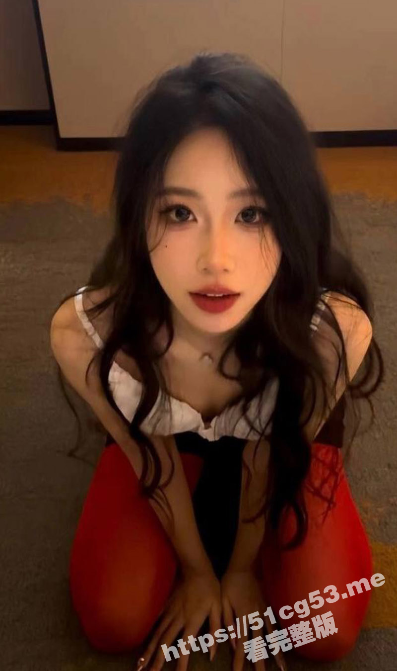 有钱人的精盆！顶级身材 高颜值极品母狗 夏羲瑶 像条狗一样毫无尊严被金主踩头调教 骑脸服侍口交啪啪 - 51吃瓜网-51吃瓜网