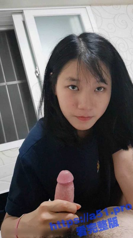留学认识的韩国妹子 颜值清纯吃屌很有一套 最喜欢射到嘴里 品尝精液的味道 韩国妹确是骚啊-51吃瓜网