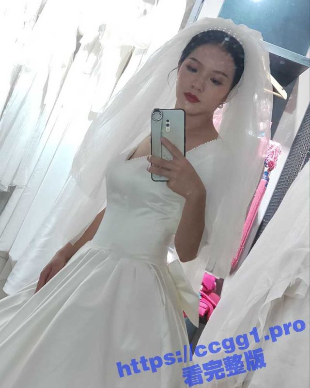西安已婚大奶人妻 王思妍 背着老公婚外玩3p视频曝光 身材微胖丰乳肥臀的性感小母狗最爱吃鸡巴！-51吃瓜网
