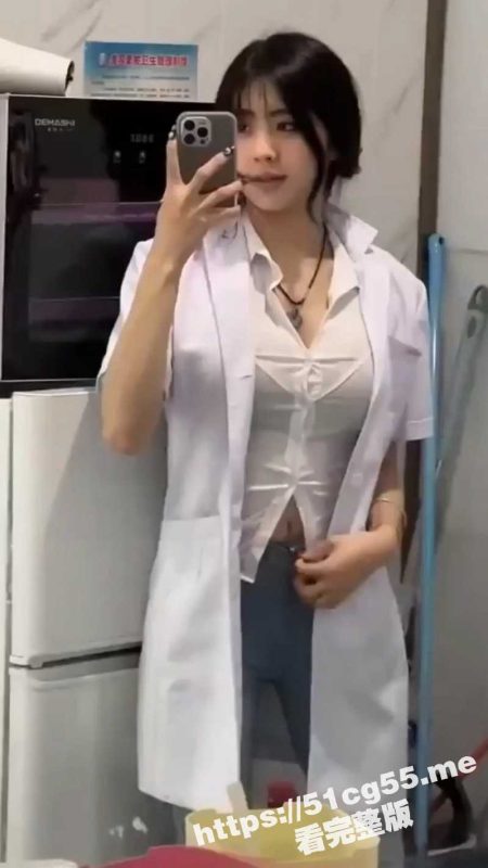 公主们的夜生活合集秀！迪士尼在逃公主KTV秀 超刺激！在大庭广众下毫不遮掩！-51吃瓜网