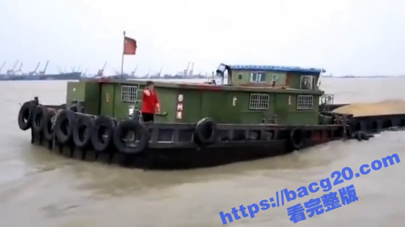 泰州港货船超载进入长江 遇到大风不幸沉没 中国海警果断出手成功救下2位船员!为救援工作点赞! - 51吃瓜网-51吃瓜网