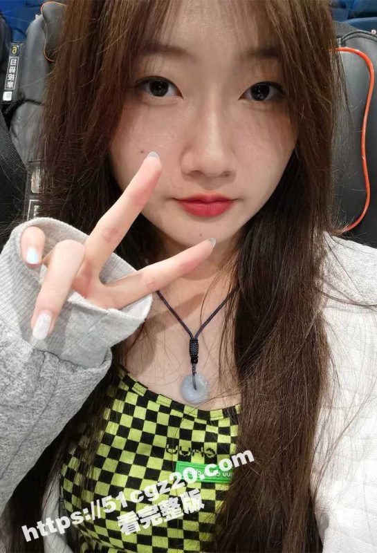 清纯校花学姐 自慰视频被曝 女神竟是反差骚货 抠穴自拍淫水拉丝 木柄插逼玩到喷水！-51吃瓜网
