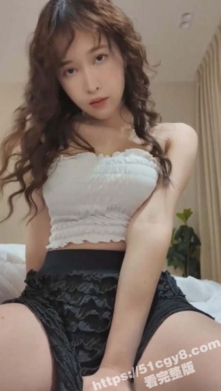 网黄女神 deerlong 不雅自拍流出 白虎嫩穴双玩具刺激 浑身抖动高潮颤抖不止！-51吃瓜网