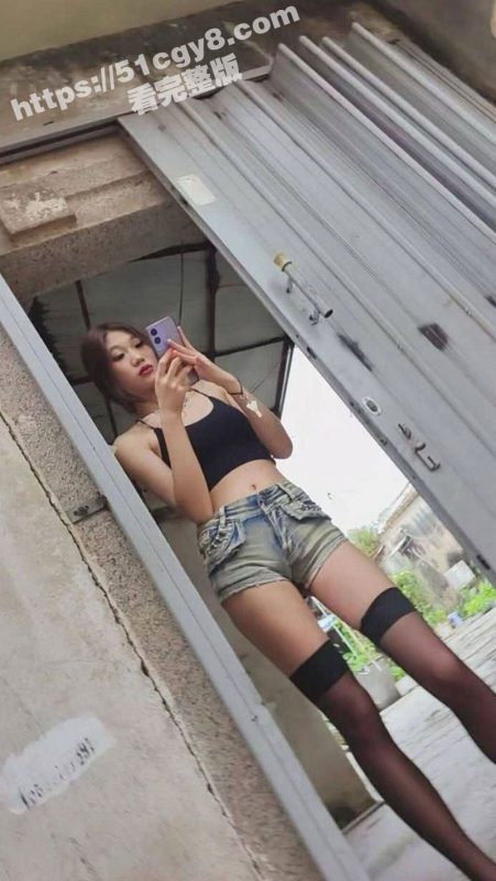扫街实拍 精神小妹的归宿 这么嫩就要出来工作赚钱！人性在哪里？道德在哪里？良心在哪里？地址在哪里？-51吃瓜网
