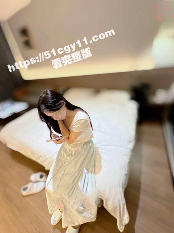 海角乱伦大神 意淫自己妹妹 露脸肉偿小贱人 带眼罩第二次做 现在不喊疼了！-51吃瓜网