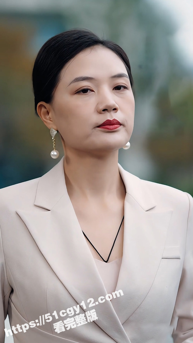 每日短剧《歧路兄弟》一场大火让一起长大的兄弟失去母亲 却意外发现大哥竟然是顾氏集团女总裁失散多年的儿子！ - 51吃瓜网-51吃瓜网