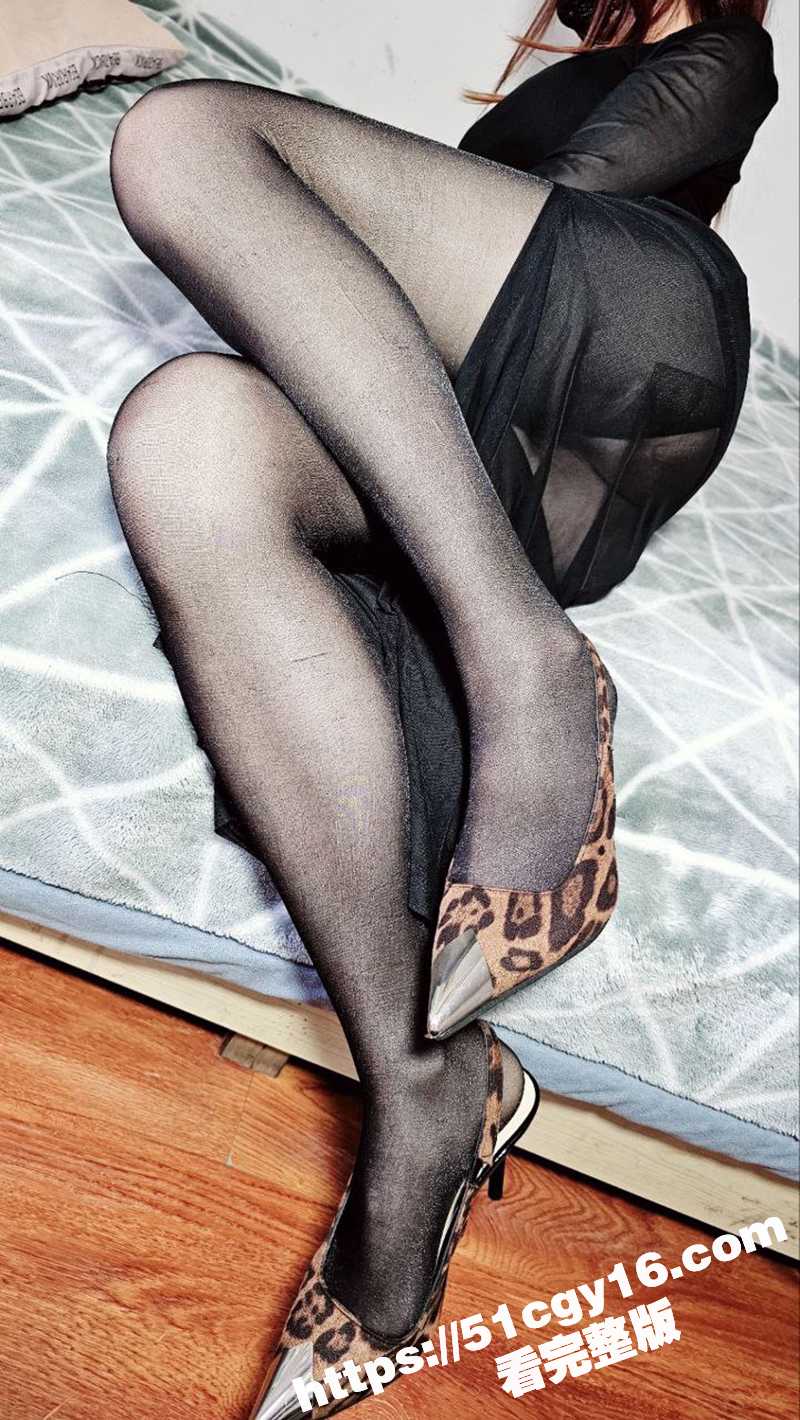 51原创狂情哥哥 骚浪妹妹发性感照片勾引哥哥 女上位骑乘疯狂榨精堪称人间榨精神器！ - 51吃瓜网-51吃瓜网