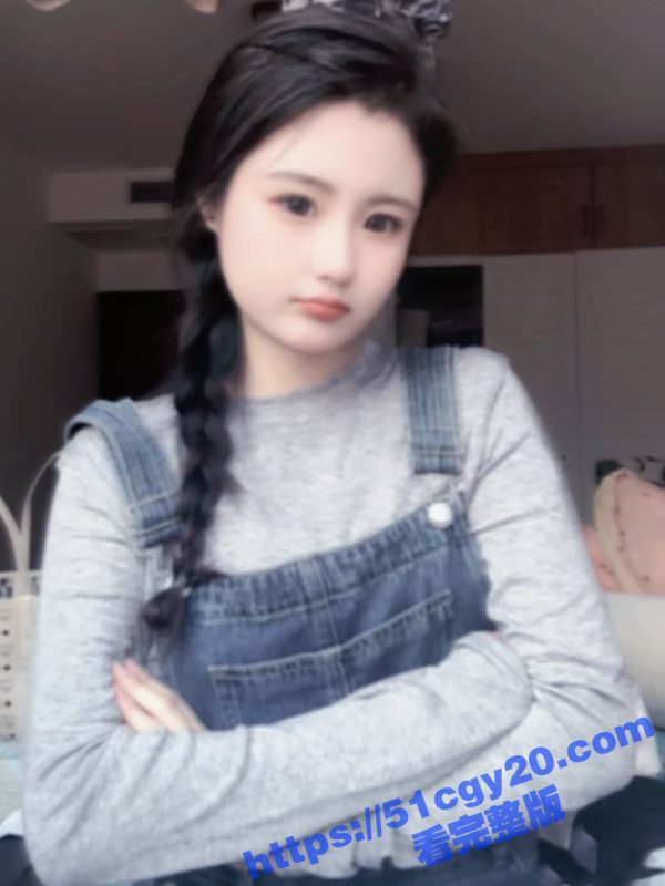 青岛清纯小美女 被渣男网络招聘模特套路 脱光光自慰 表情还挺到位的 妥妥的反差骚鸡！-51吃瓜网