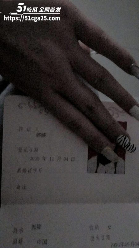 北京气质美甲师 郭娜 为得金主青睐 自称贱逼揉胸自慰 白嫩胴体难以遮盖淫骚本性！-51吃瓜网