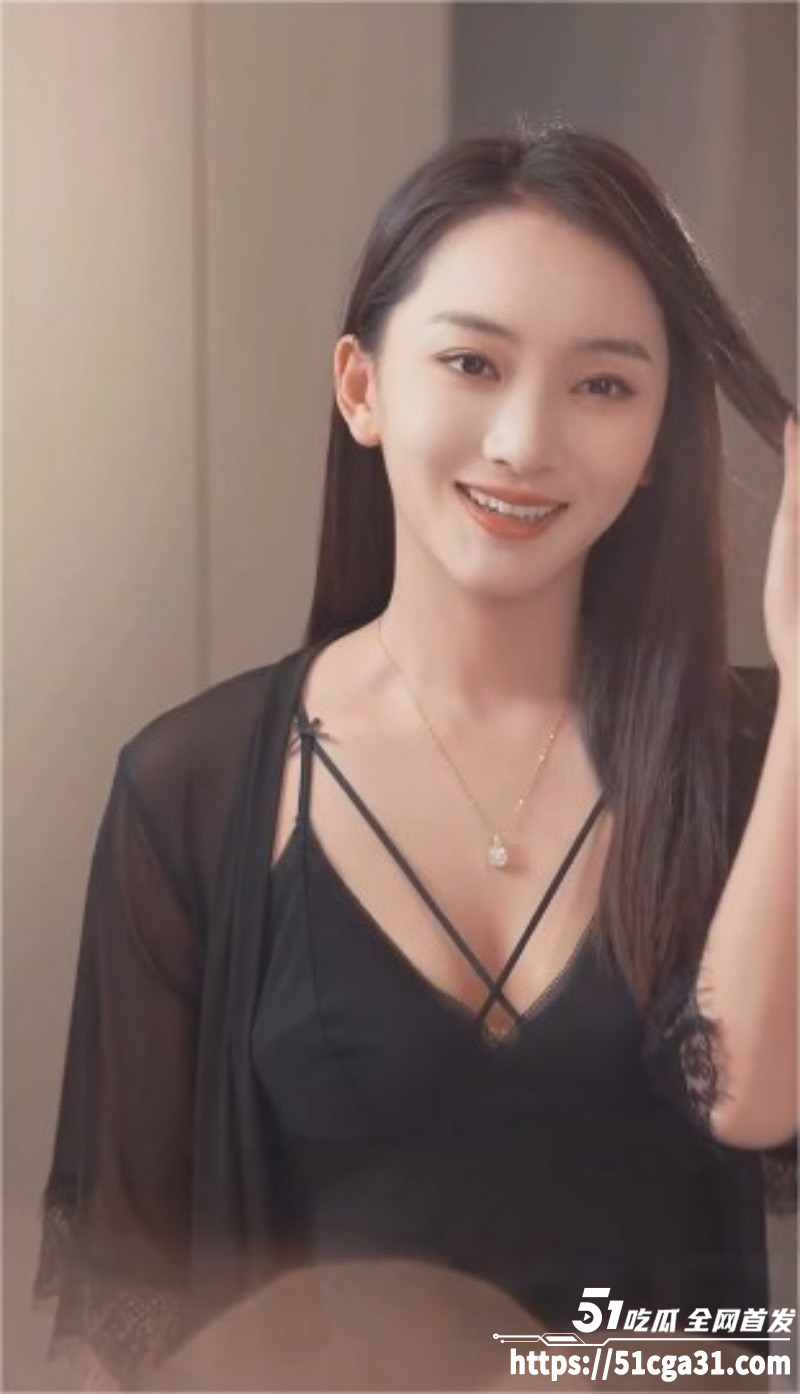 擦边短剧《职场新豪》卑微打工人发现风骚女总监与老板偷情 偷拍要挟后意外成功逆袭人生！ - 51吃瓜网-51吃瓜网