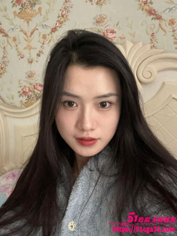 青岛已婚小少妇 林昕怡 酒店调教视频曝光 被金主骑乘口爆 扇臀玩穴调教 淫靡不堪！-51吃瓜网