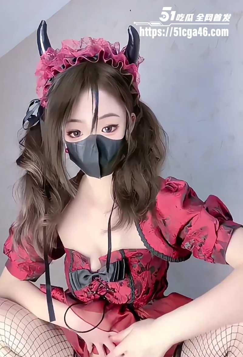 极品裸舞福利姬 一口白桃七 最新福利合集 玩假屌上演自慰裸舞 花式玩穴狂插喷水 户外露出蹲地放尿! - 51吃瓜网-51吃瓜网