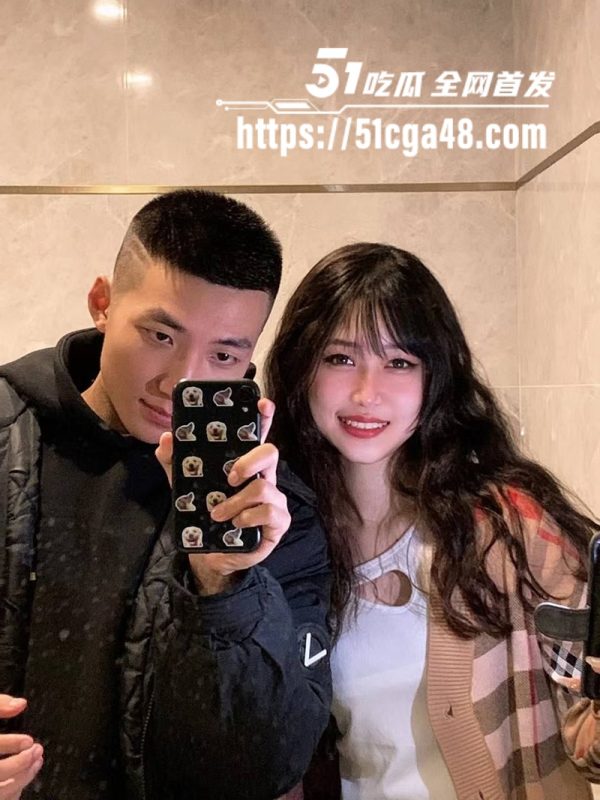 广东顺德 何梦诗 与房地产销售男友 私密性爱视频曝光 性感女神私下竟有着极其淫靡的一面！-51吃瓜网