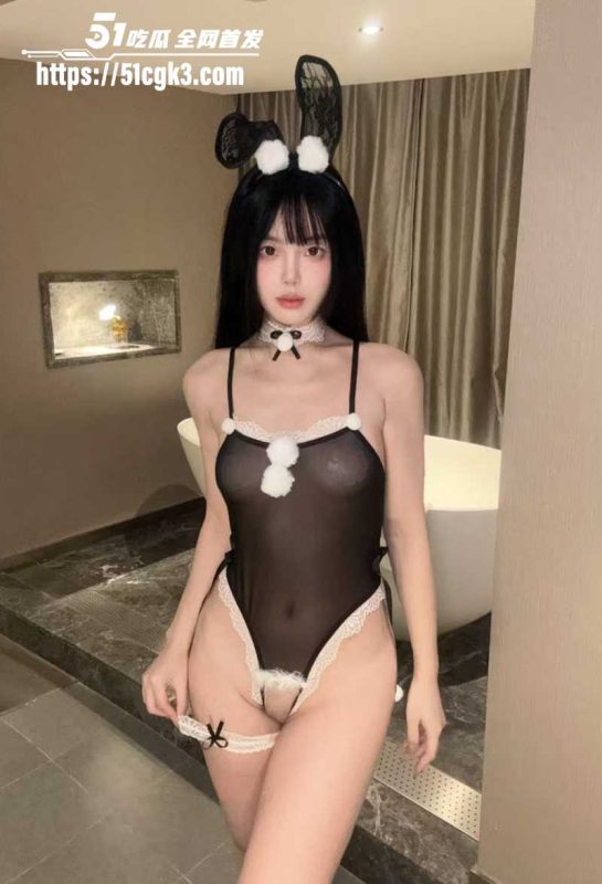 极品女神 香草姐姐 大尺度福利流出！清纯可爱反差尤物 黑丝连体情趣装激情裸舞 假屌插穴刺激无比！-51吃瓜网