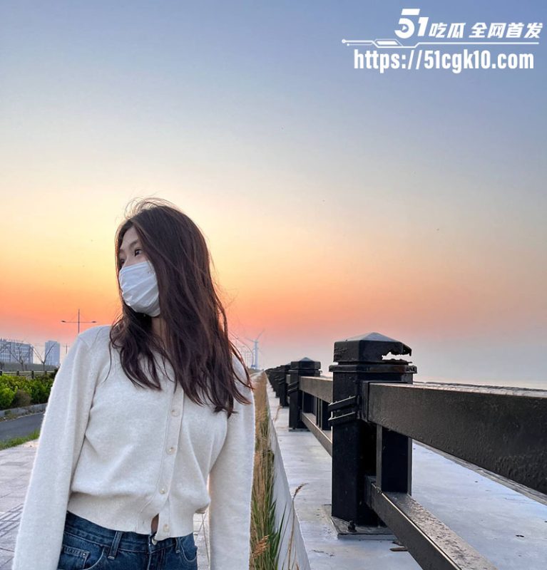 郑州大学女神 赵梦瑶 被金主包养性爱视频惨遭泄露 校内清纯校外却淫荡母狗 这反差太他妈爆炸了！-51吃瓜网