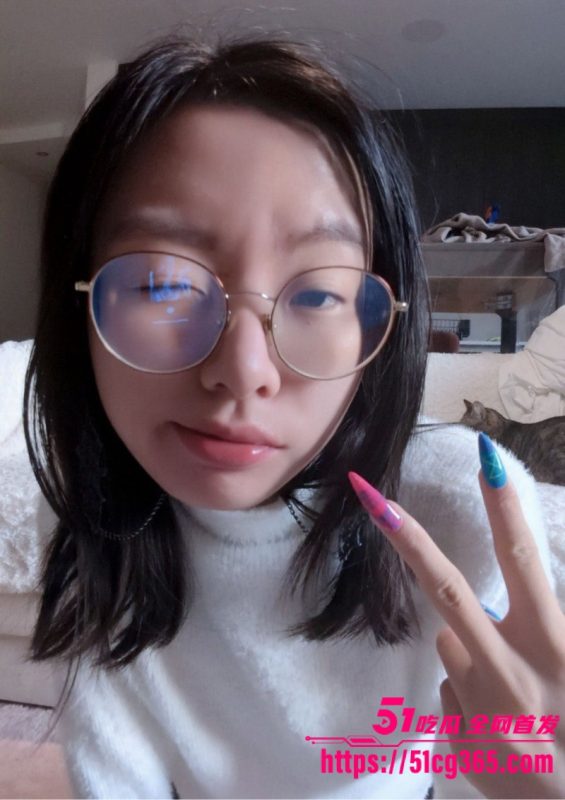 高中生眼镜少女 反差自拍视频泄露 家中独演扣逼喷水到高潮浪叫 娇嫩玉穴汁水横流！-51吃瓜网