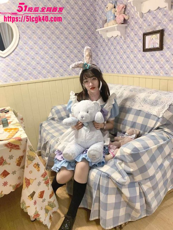 高颜值反差萝莉与男友酒店私拍视频流出 情趣制服性感妖娆 火辣曲线诱惑至极 深喉口交各种性爱姿势不停切换！-51吃瓜网