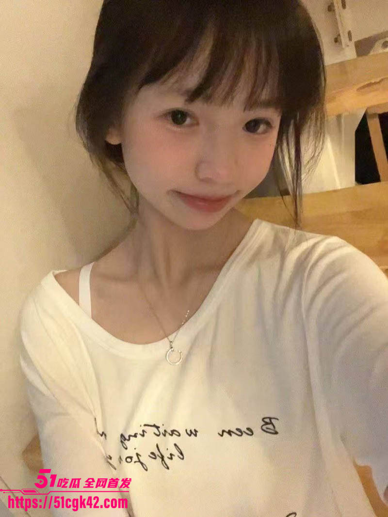 高颜值清纯学妹 徐思洁 约炮视频流出 三点粉嫩勾魂夺魄 做爱时为寻求刺激找人语音通话 简直骚到没边！ - 51吃瓜网-51吃瓜网