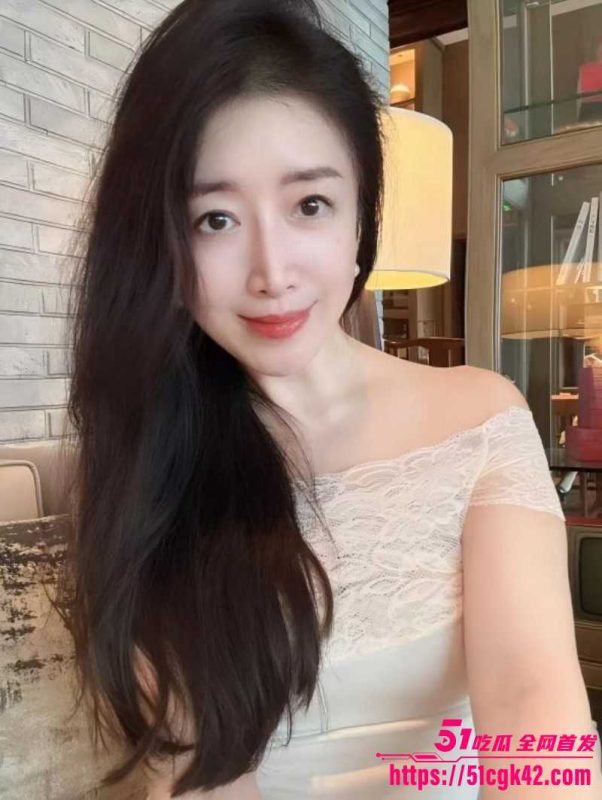 浙江宁波富婆 罗茵馨 背着老公带商K男模家中约炮 婴儿床上高撅蜜臀被后入暴操！-51吃瓜网