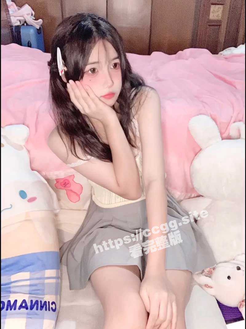 哔哩哔哩 网红博主 「为什么不是小兔豆」榜一大哥专属定制露脸 1V1 视频流出 - 51吃瓜网-51吃瓜网
