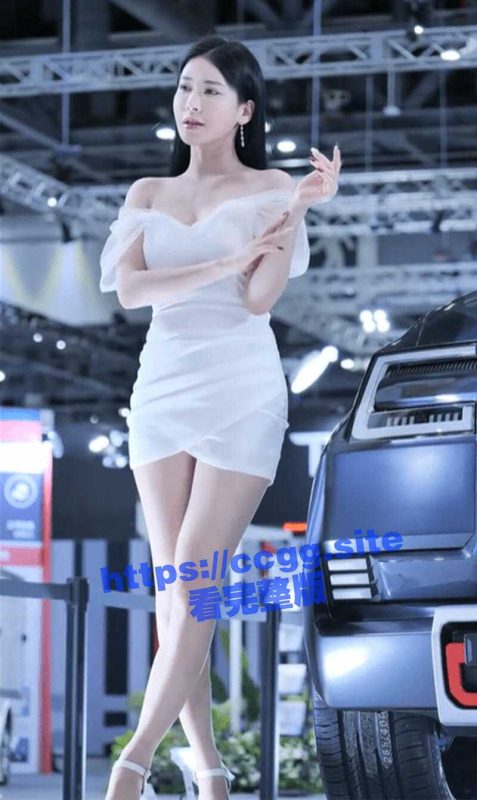 【全网稀缺独家】2023上海车展抄底，来一起欣赏美女长腿车模们的裙底！-51吃瓜网