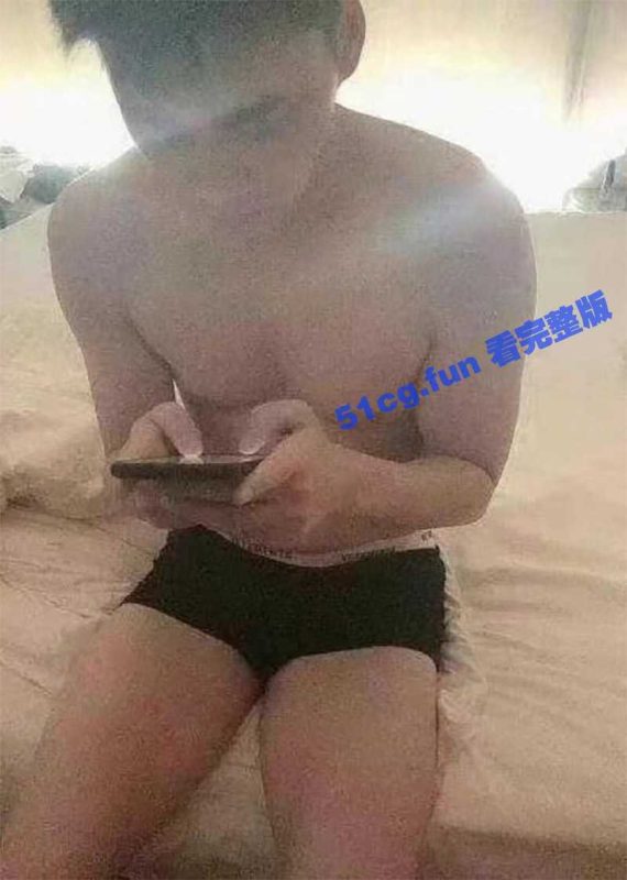 全网独家！李易峰嫖娼事件 李易峰3P+性爱最全5分钟视频-51吃瓜网