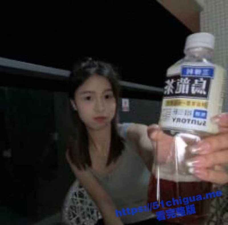 广东云浮新兴县97年骚货母狗 郭梓慧 身穿开档蝴蝶结内裤 女上位被疯狂输出-51吃瓜网
