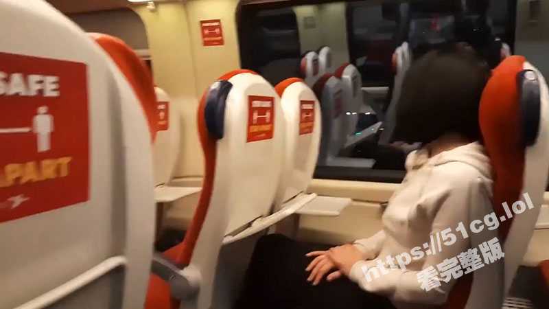 高铁上露鸡鸡 短发美女看到我的大鸡吧心动了 主动过来口交打飞机-51吃瓜网