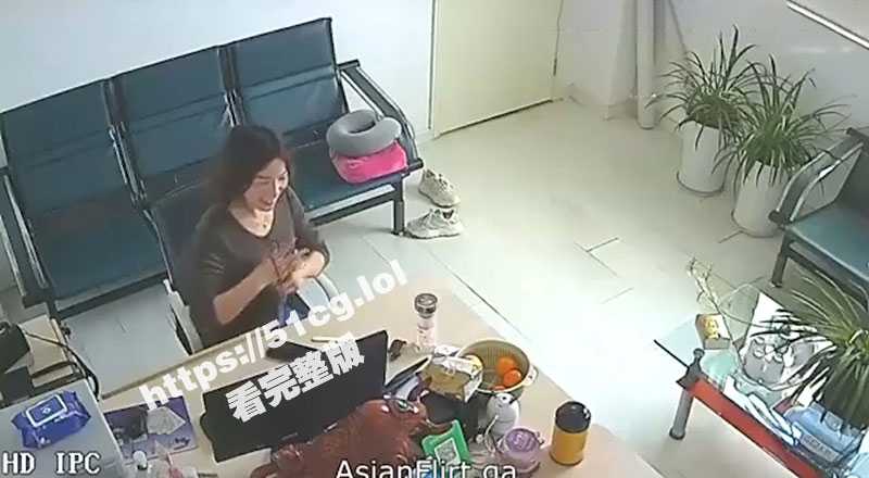 这又是哪位妇女主任？办公室偷情果然比酒店来得刺激！-51吃瓜网