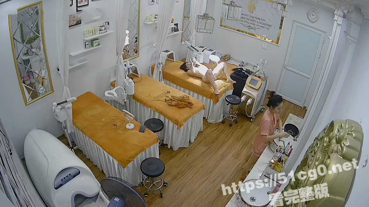 破解美容院摄像头偷拍 女顾客脱光衣服保养乳房和刮阴毛 偷窥好多漂亮翘挺美乳和私处！ - 51吃瓜网-51吃瓜网