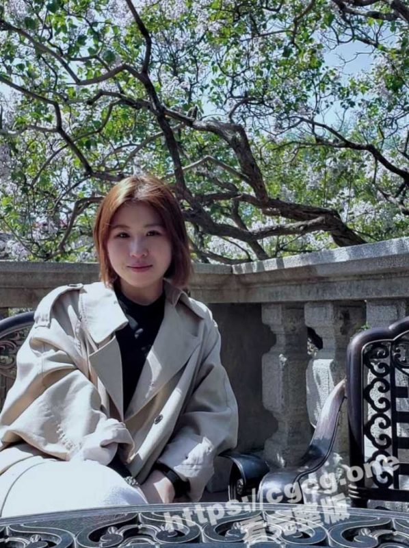 微信泄密系列 安徽28岁真实反差素人少妇 柳嫣然 流出！喜欢炮友用大屌抽脸 怪癖好奇怪-51吃瓜网