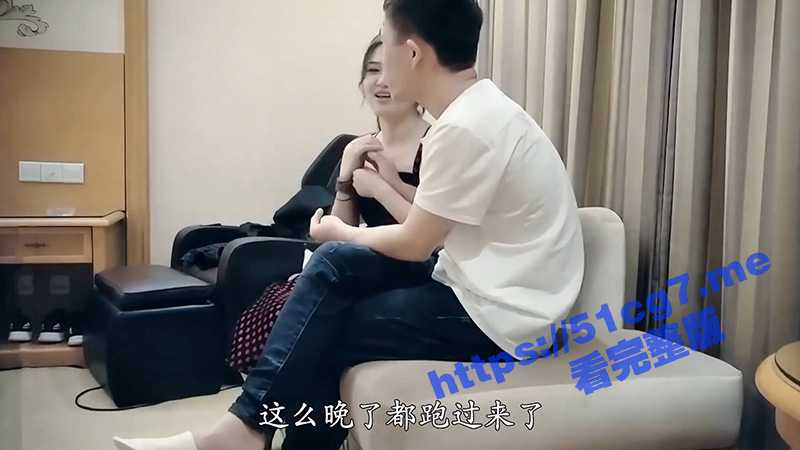“我满足不了你拿矿泉水瓶怼” 大奶熟女人妻今天没爽够 被无套猛怼还不满足 哥们直接求放过！-51吃瓜网