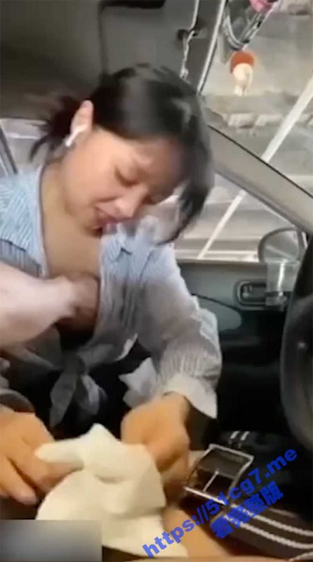 4s店的特殊服务！汽车销售看到有意向的异性顾客 就会以试乘试驾为由为顾客提供买一送一的优惠服务！-51吃瓜网