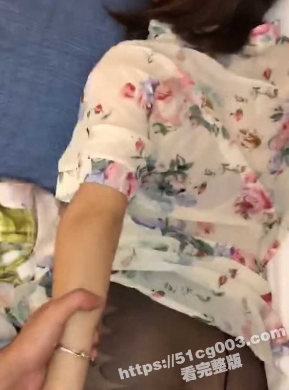 苏州少妇 江雪璐 稚嫩漂亮的嫩妹与男友做爱自拍 被男友上传到网络 同事发现威胁不成便曝光-51吃瓜网