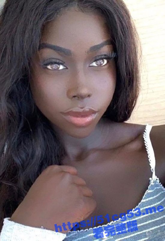 锃光瓦亮的黑珍珠与白人小哥后入爆操！想到黑美人的小穴竟然这么诱人！-51吃瓜网