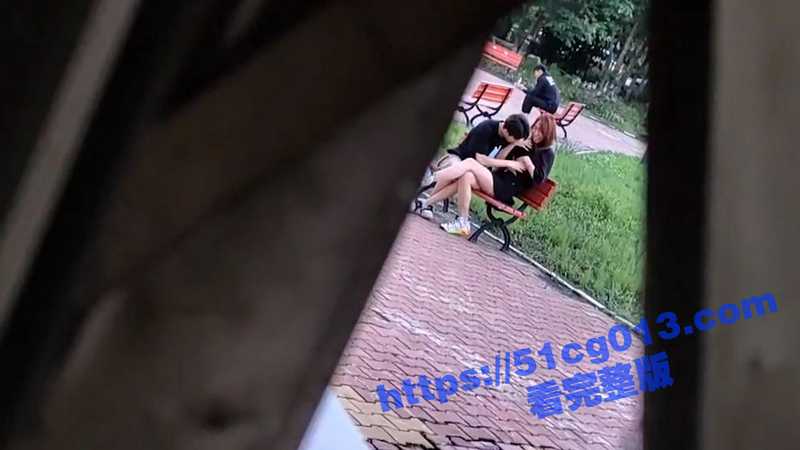 黑龙江生态工程职业学院 大一学生在图书馆门口就舔奶子 准备打野战！ - 51吃瓜网-51吃瓜网