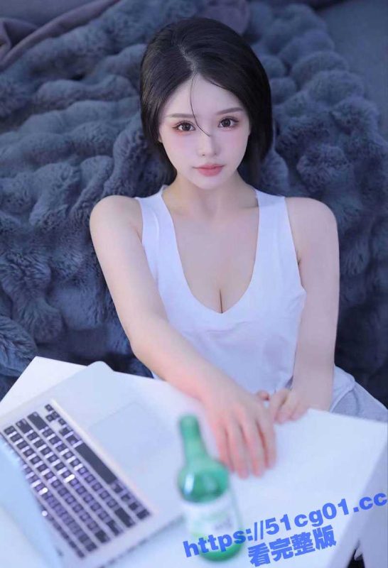 四川成都极品嫩模 张怡静 下海援交为金钱而飞于全国各地 5000可包3天 自慰视频全网流出！-51吃瓜网