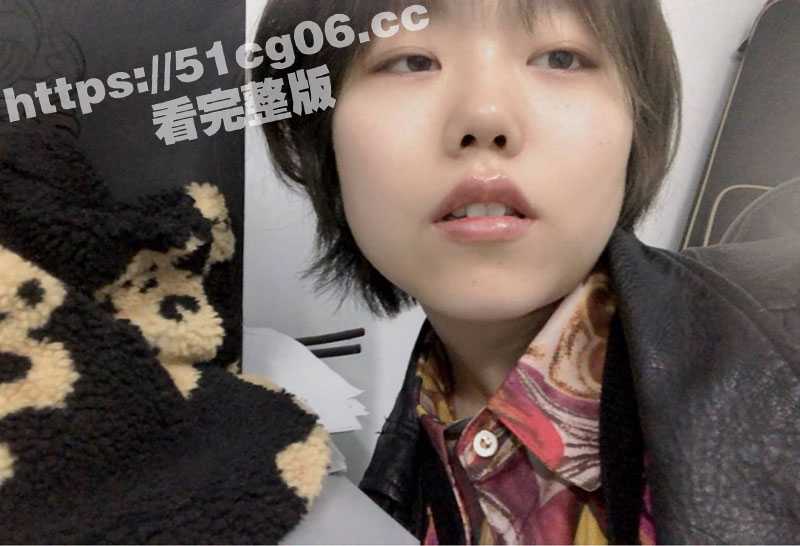 沈阳短发妹子被渣男前男友求和失败后为报复曝光不雅视频！白天是女神 夜晚上床后秒变荡妇 穿裤里丝为男友足交！ - 51吃瓜网-51吃瓜网