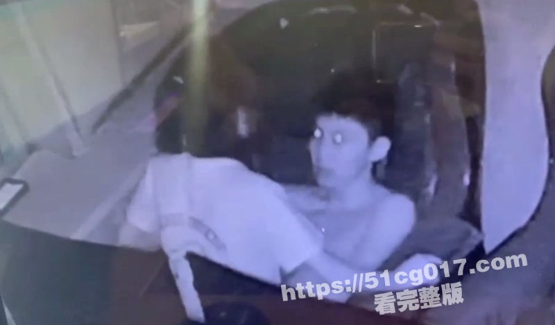 开不起房了？山西吕梁网吧大瓜！情侣急不可耐直接网吧上演活春宫-51吃瓜网