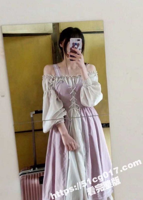 天津清纯小学妹被曝出给金主爸爸的私拍 极品嫩妹怼镜自慰 透过镜头诠释清纯与淫荡的炸裂反差！-51吃瓜网