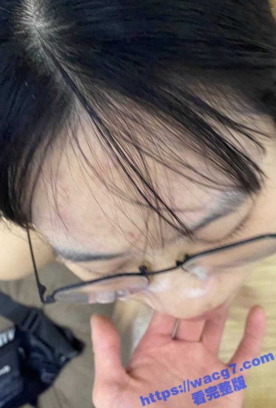 群友投稿 刚谈两个月的眼镜妹女友 调教为自己的私人母狗 口红替代肉棒自慰抽插！-51吃瓜网